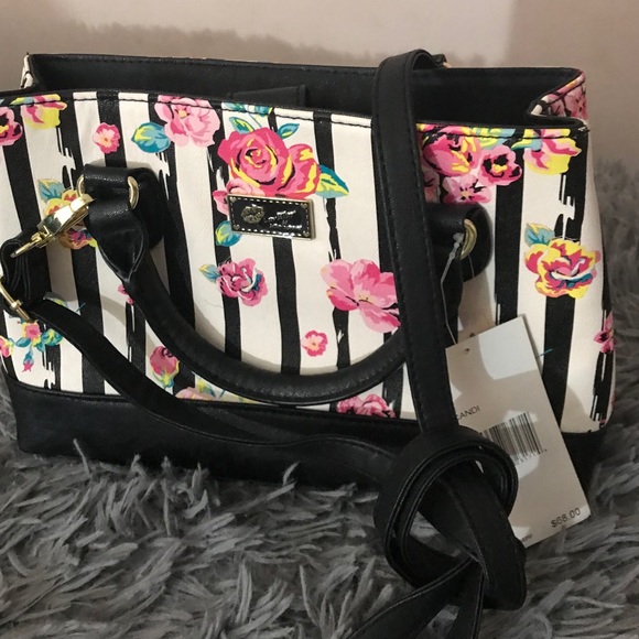 Betset Luv Purse - Picture 4 of 5